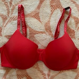 Victoria’s Secret T-shirt Bra 36C
